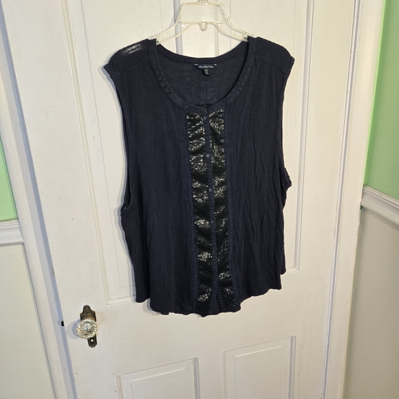 American Eagle Outfitters Tops - American Eagle Outfitters Sleeveless Blouse with Sequin Accent Size XXL